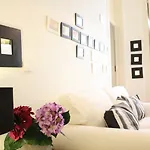 Appartamento Charming In Alfama - Se11 Lisbona